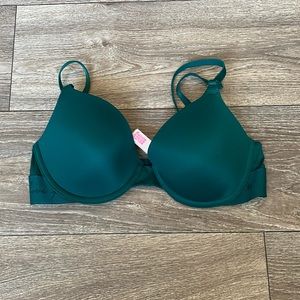 🌺 NWT 32C emerald green bra